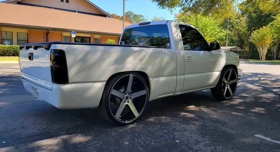 2006 Chevrolet Silverado - Image 5