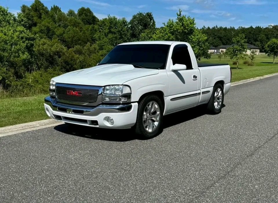 GMC 1500 Regular Cab • Truck • - Image 7