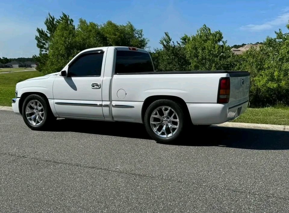 GMC 1500 Regular Cab • Truck • - Image 9